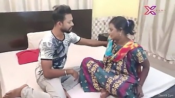 Indian Mature Woman Kisses And Rides In Dog Style