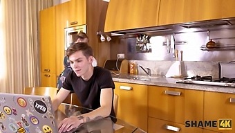 Mature Russian Cougar Gives Tommy Gold A Satisfying Blowjob