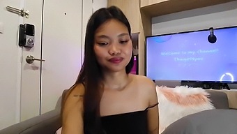Abby2634 Delights Fans With Her Wet Pussy On Webcam
