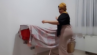 I'M Smitten With My Stepmom'S Voluptuous Derriere