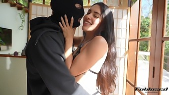 Amateur Girl Demonstrates Kissing Techniques In Seductive Solo Video
